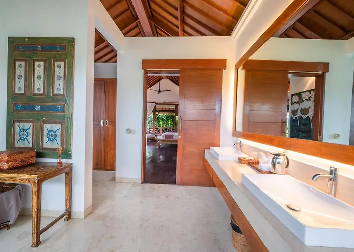 Rubina - Luxury Pool In Batu Belig Next To The Beach! Hébergement de vacances