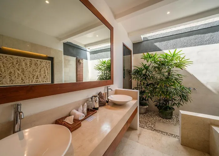 Rubina - Luxury Pool In Batu Belig Next To The Beach! Hébergement de vacances