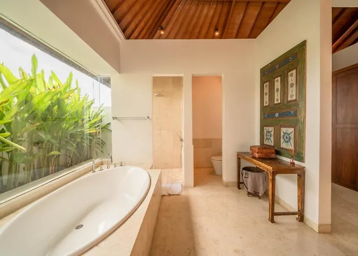 Rubina - Luxury Pool In Batu Belig Next To The Beach! Seminyak