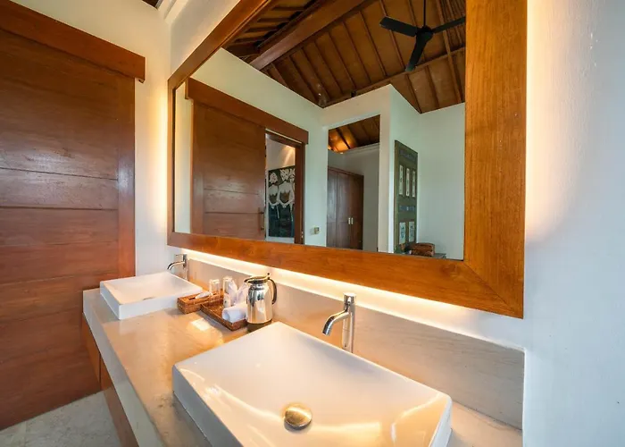 Rubina - Luxury Pool In Batu Belig Next To The Beach! Hébergement de vacances *