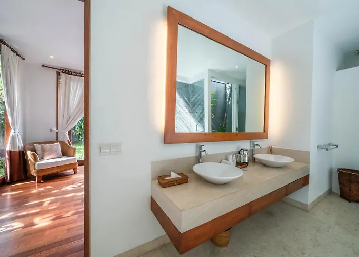 Rubina - Luxury Pool In Batu Belig Next To The Beach! Hébergement de vacances