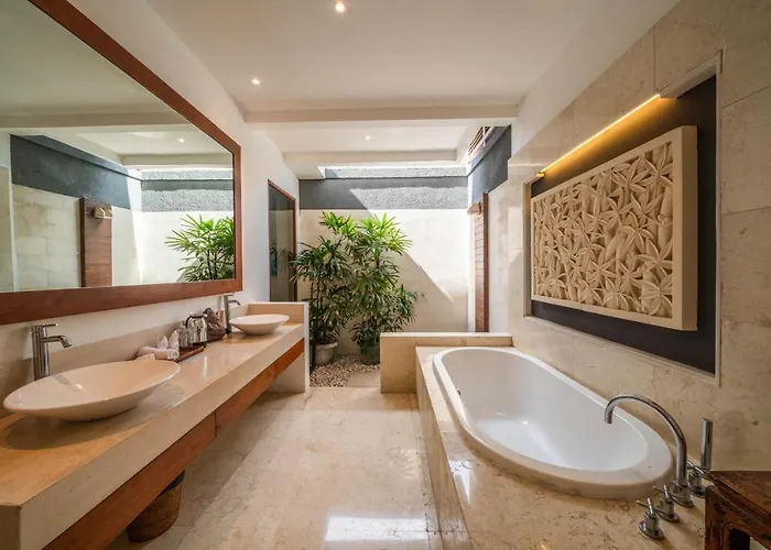 Rubina - Luxury Pool In Batu Belig Next To The Beach! Hébergement de vacances Seminyak